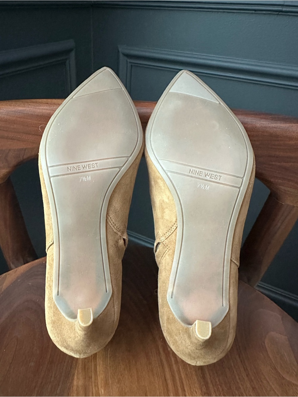 Nine West Tan Suede Pointed-Toe Stiletto Ankle Booties- 7.5 - Picture 4 of 6